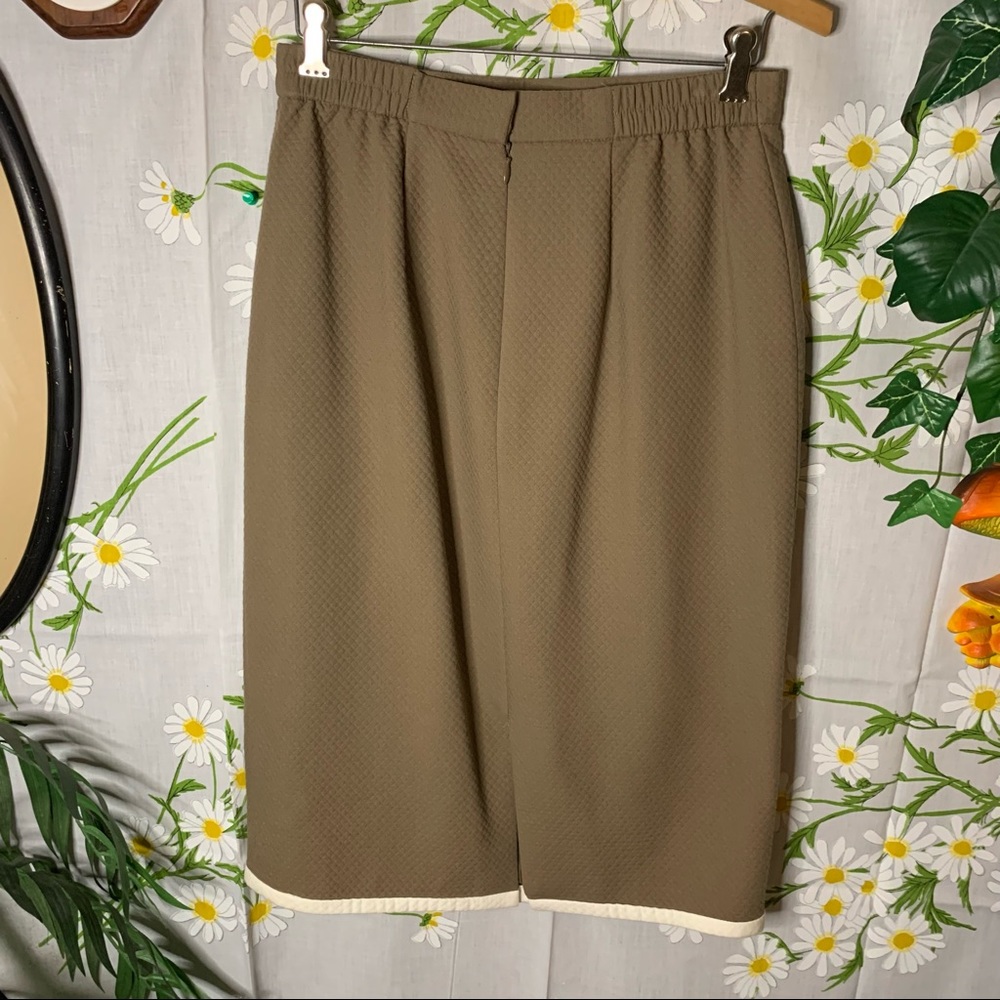 Vintage 80s Oscar de la Renta brown white color block quilted skirt suit set - Picture 11 of 12